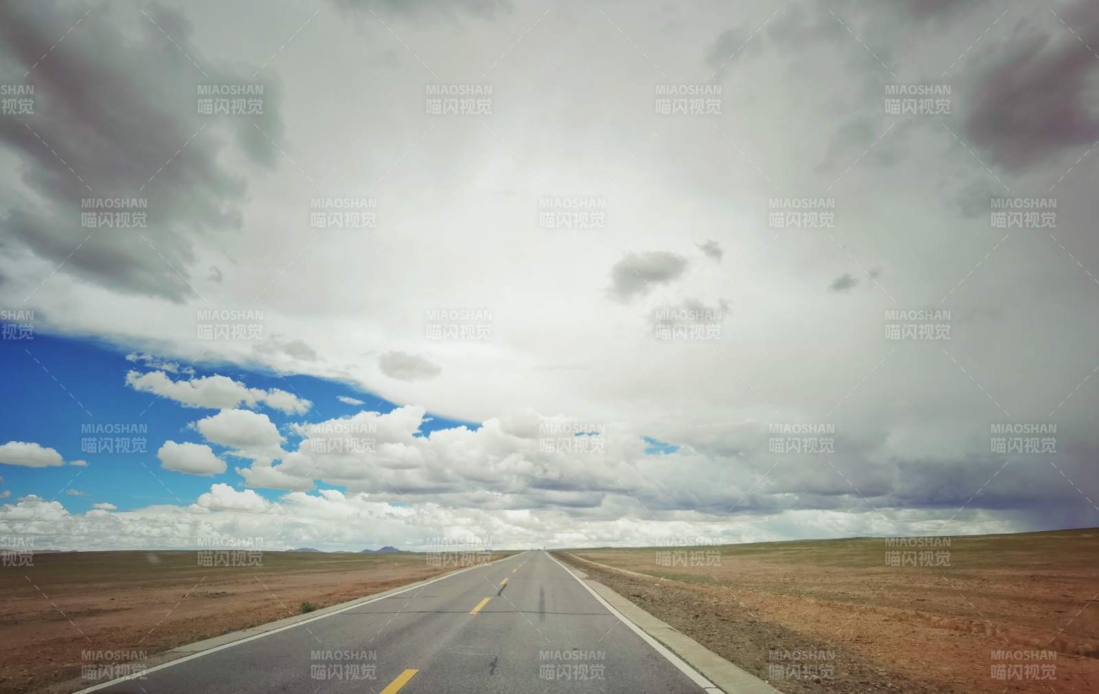 西藏阿里的天路图片