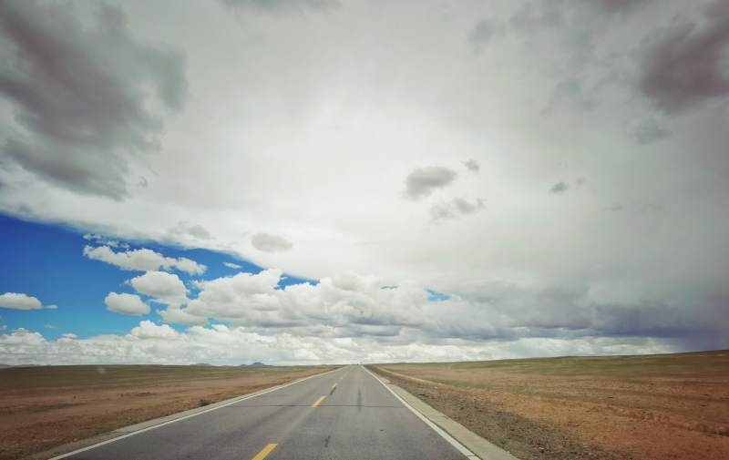 西藏阿里的天路图片