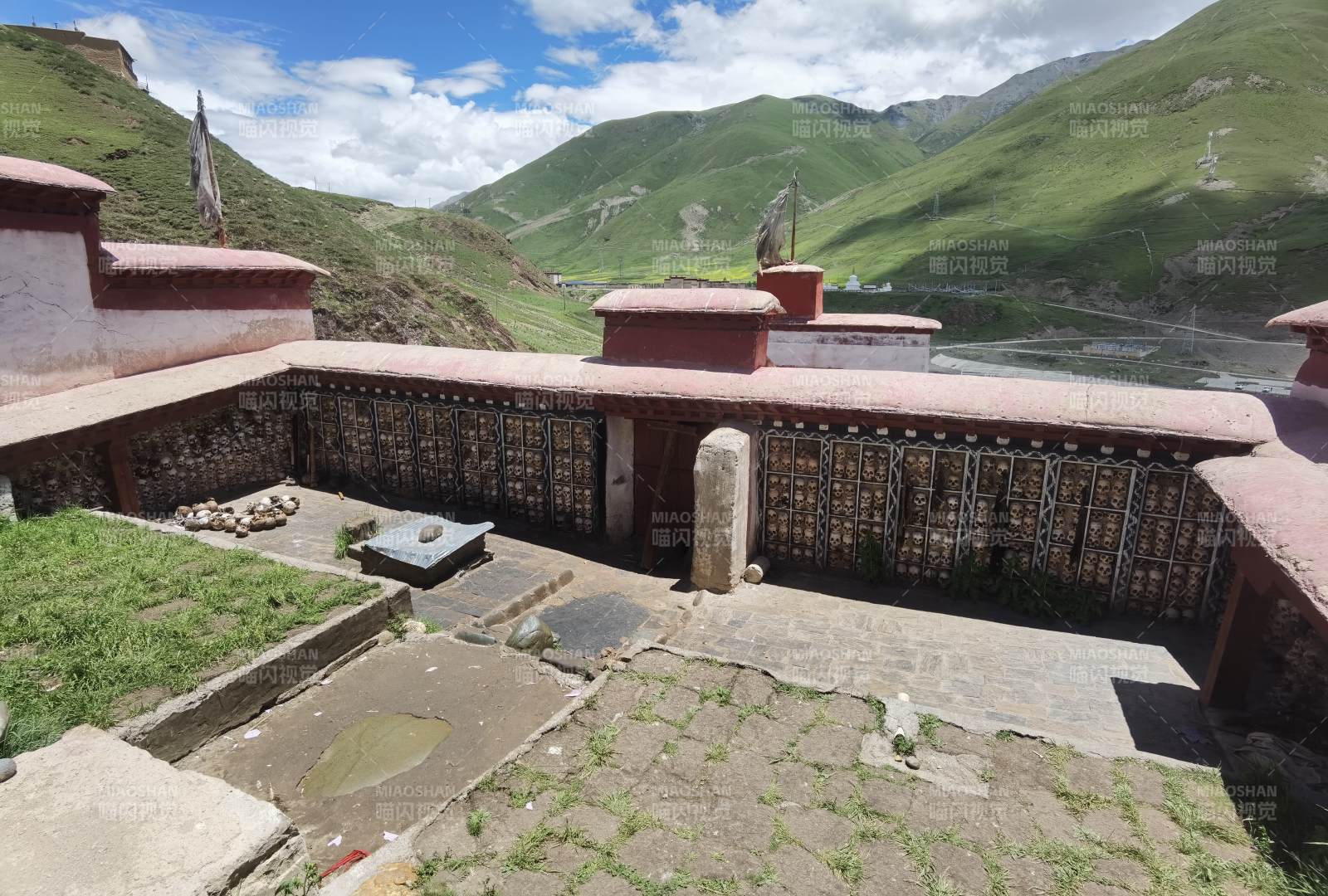 西藏比如骷髅墙图片