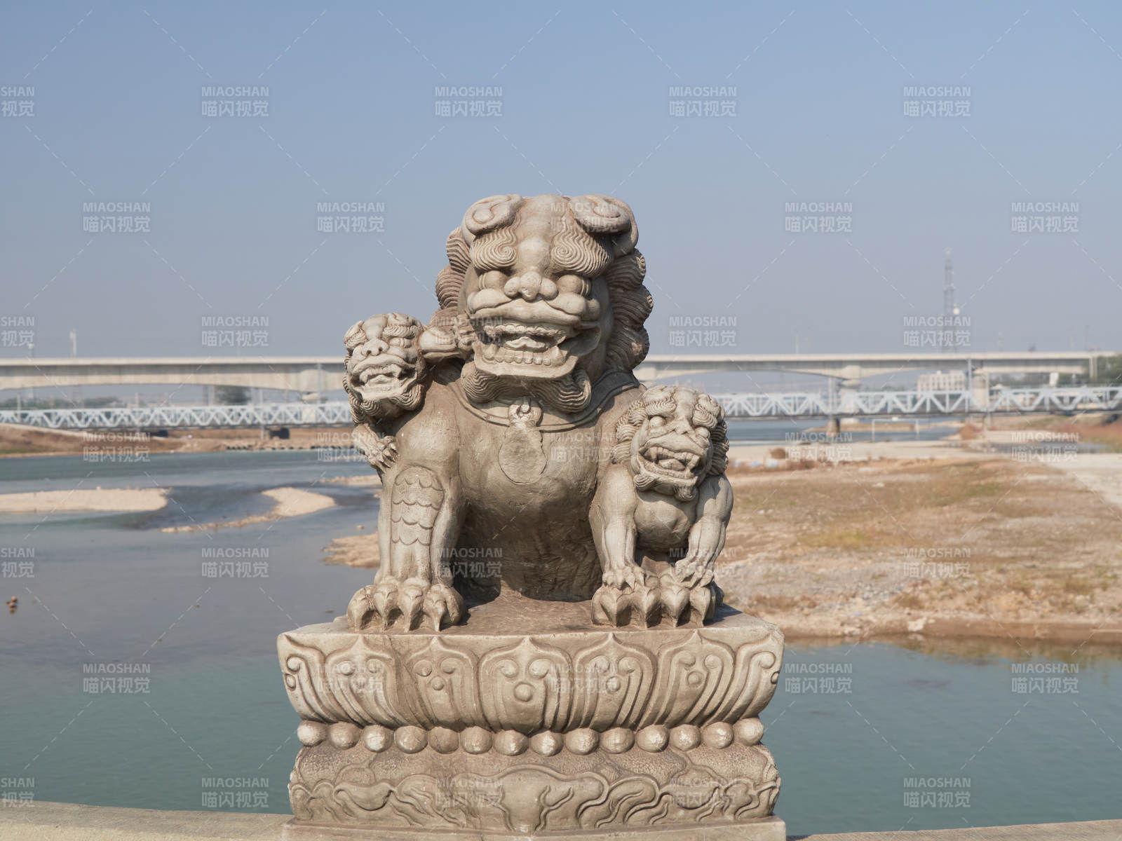 北京市丰台区卢沟桥上石狮特写图片