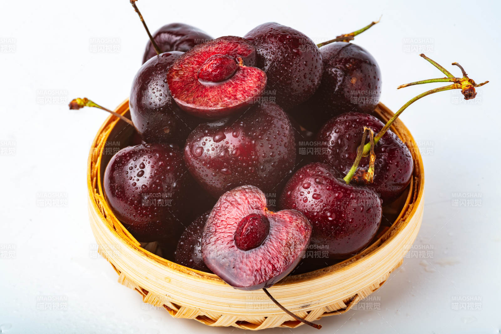 新鲜樱桃特写图片