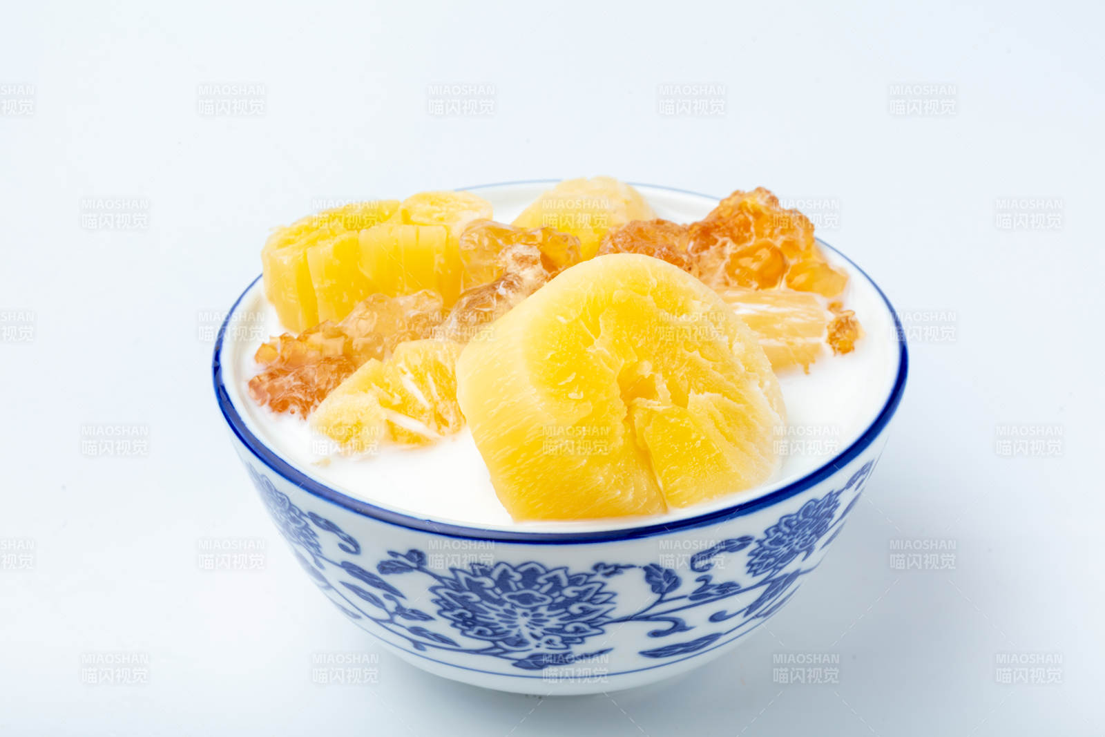 木薯桃胶炖奶图片