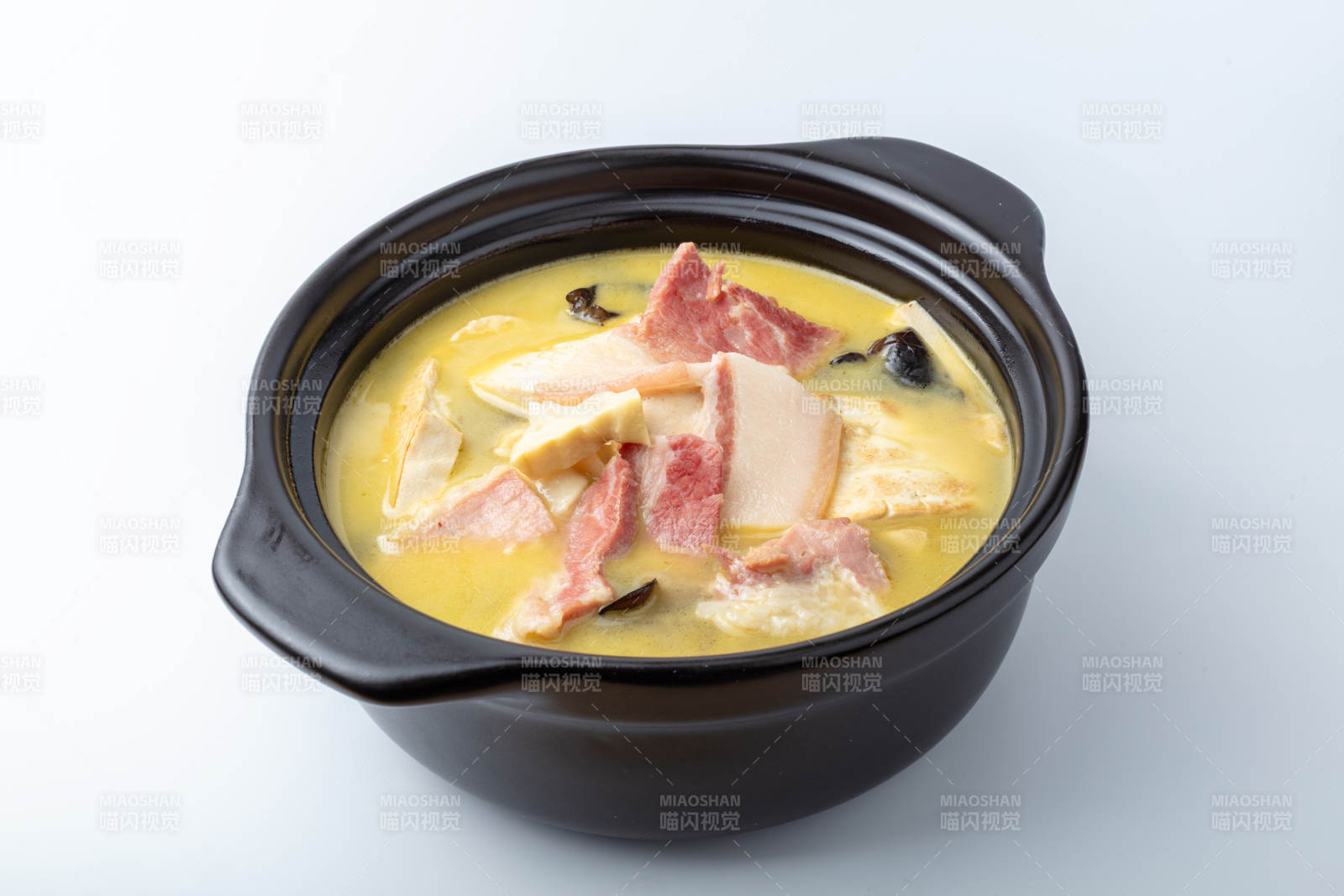 咸肉煨豆腐图片