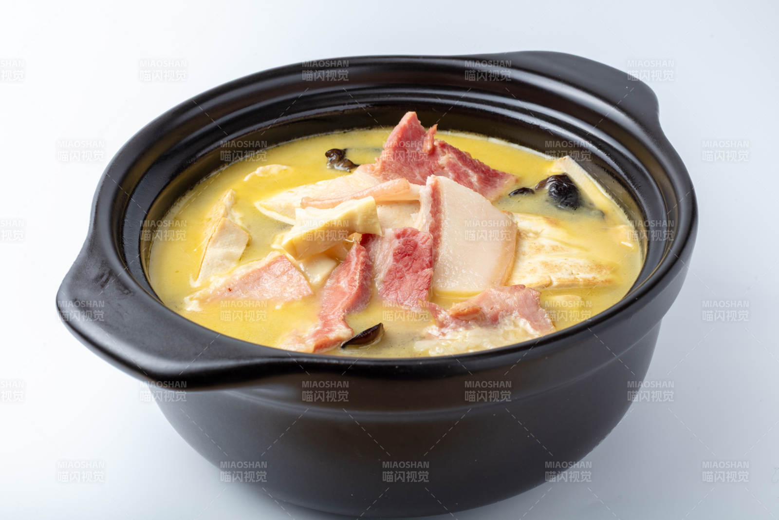 咸肉煨豆腐图片