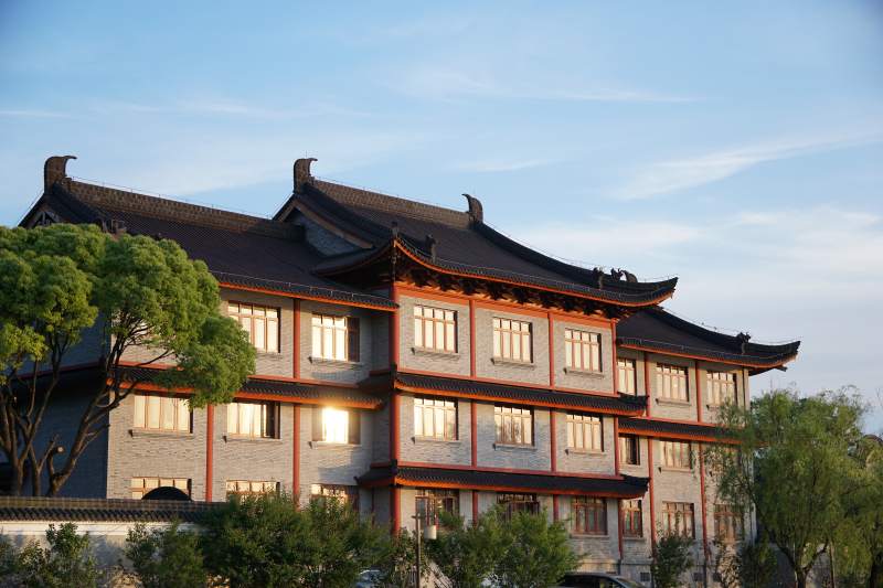 宁波东钱湖，小普陀古建筑夜景图片