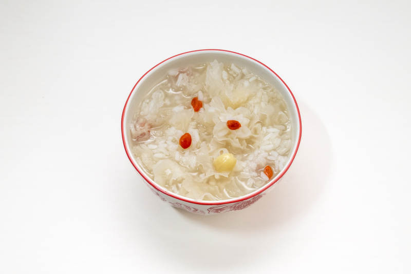 银耳莲子羹图片