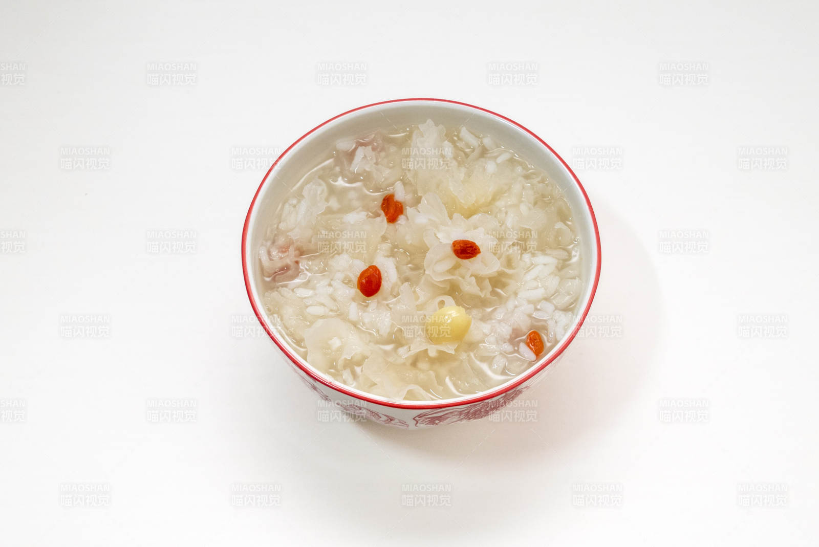 银耳莲子羹图片