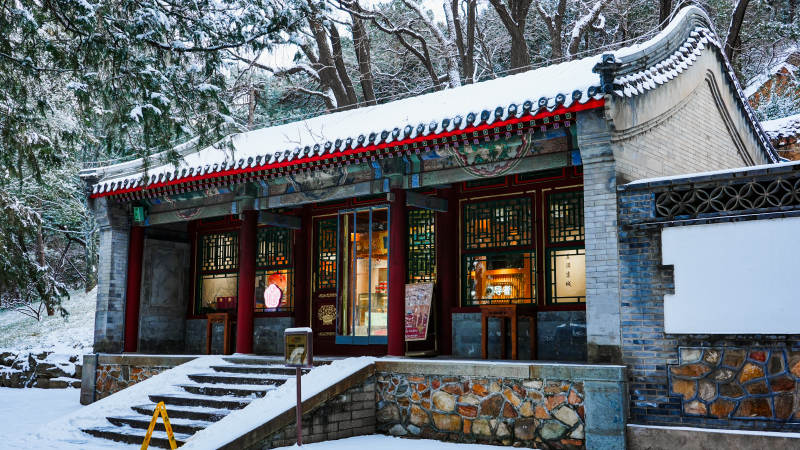 颐和园雪中古建筑图片