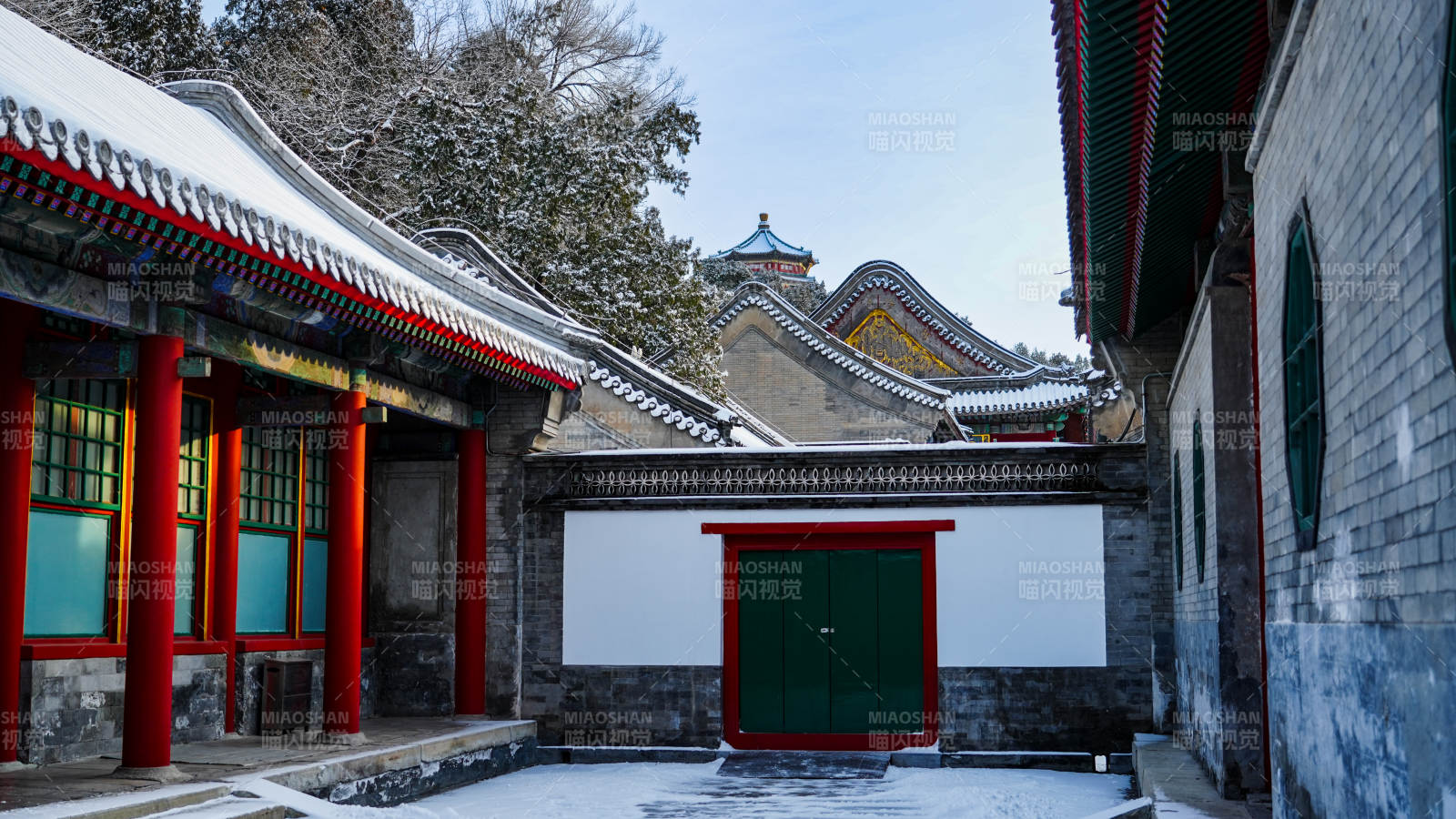 颐和园雪后古院静谧景图片
