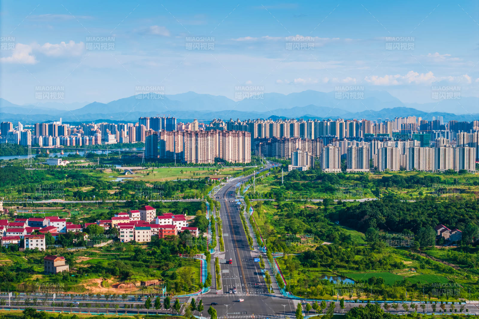 江西省鹰潭市城市新貌图片