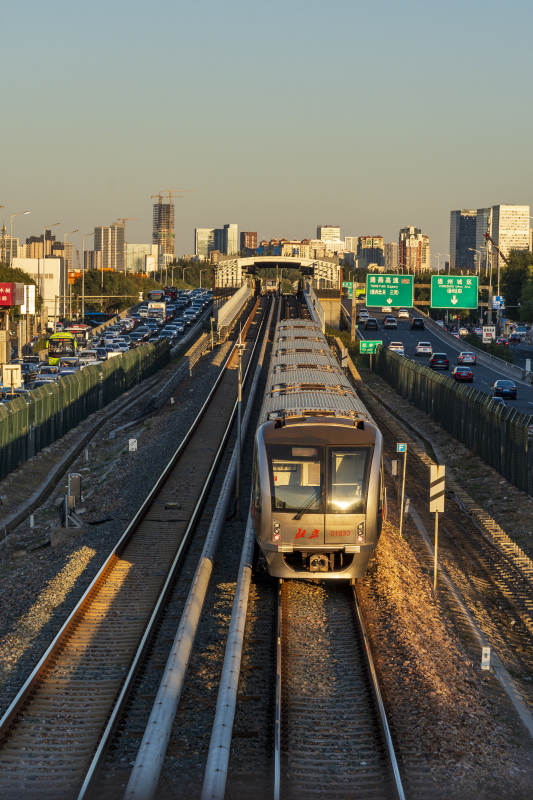 北京地铁一号线穿行记图片