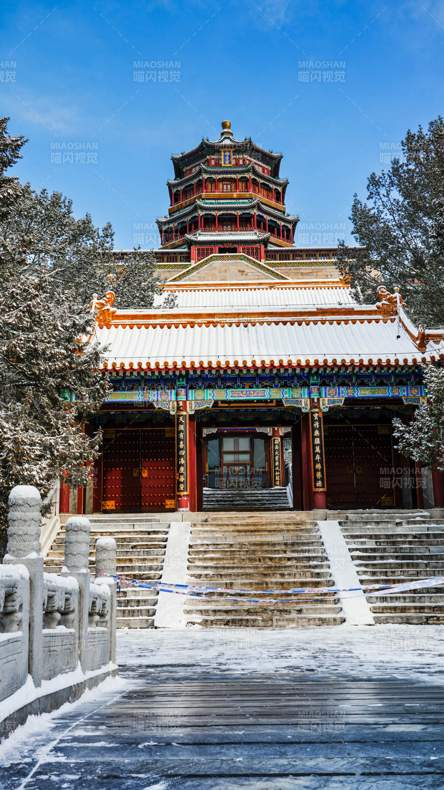 颐和园雪后佛香阁图片