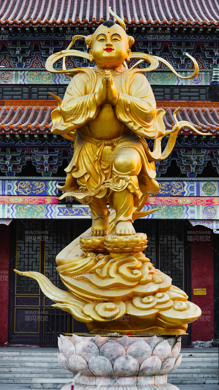 廊坊霸州大悲禅寺金童玉女雕像图片