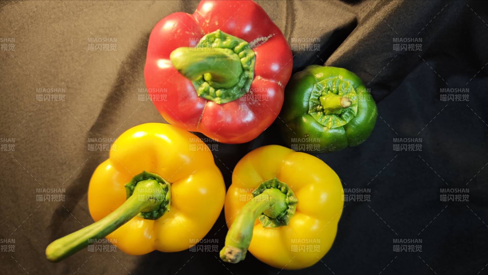 彩椒四色鲜亮图片