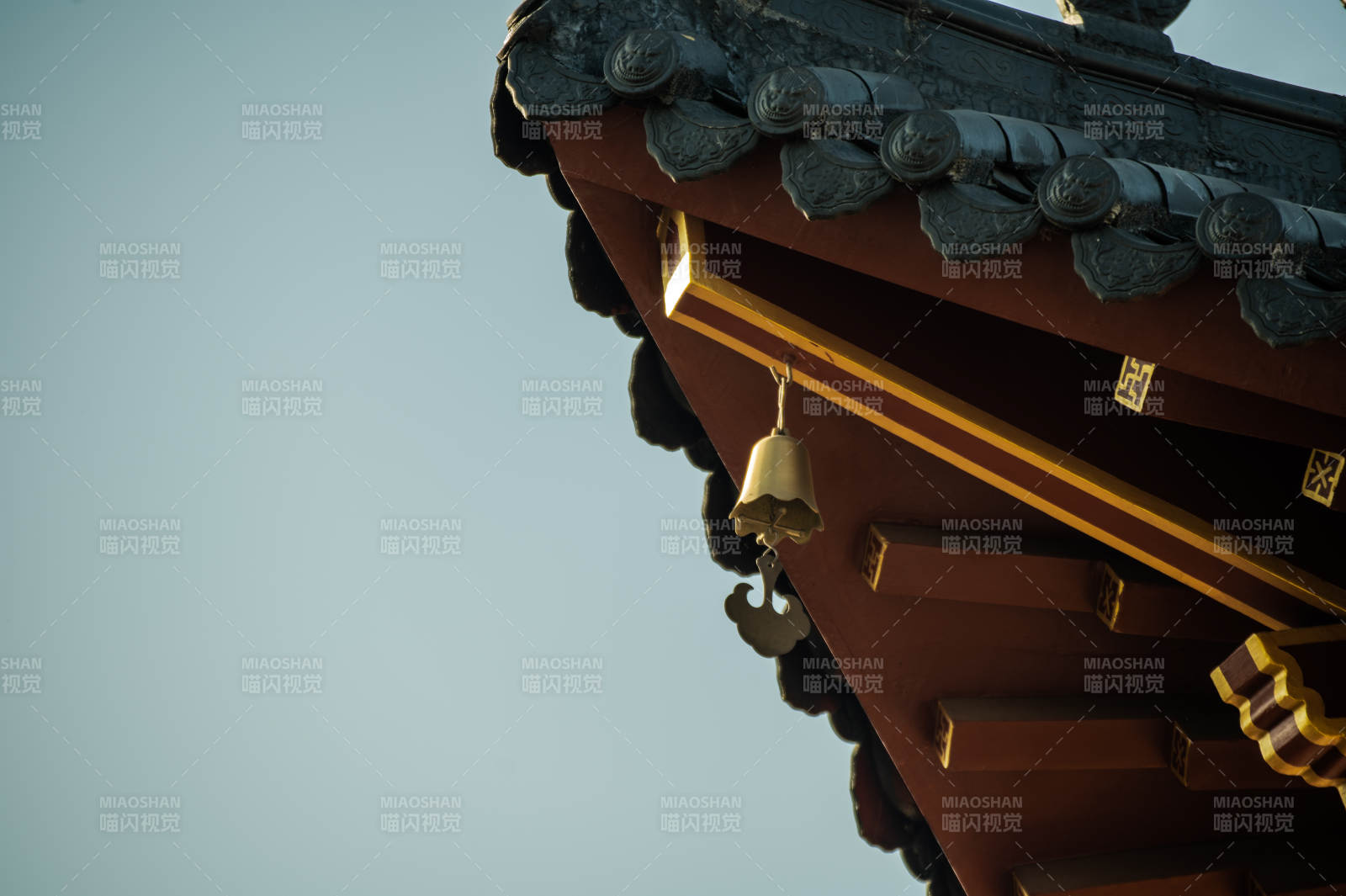 道观风铃静谧图片