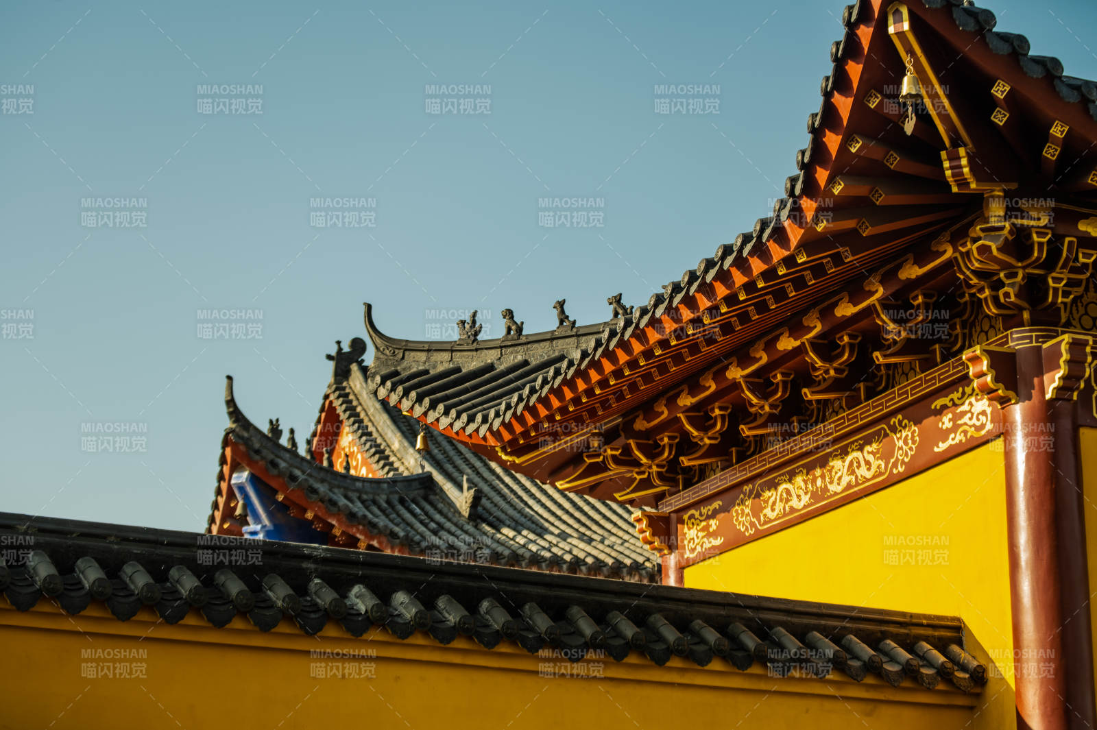 寺庙飞檐翘角图片