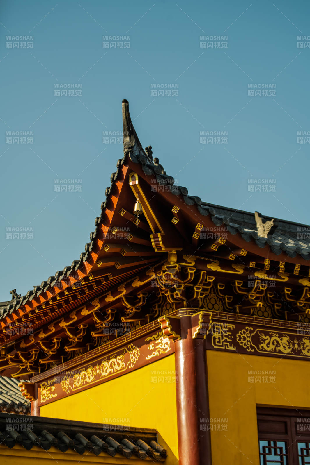 寺庙飞檐翘角图片