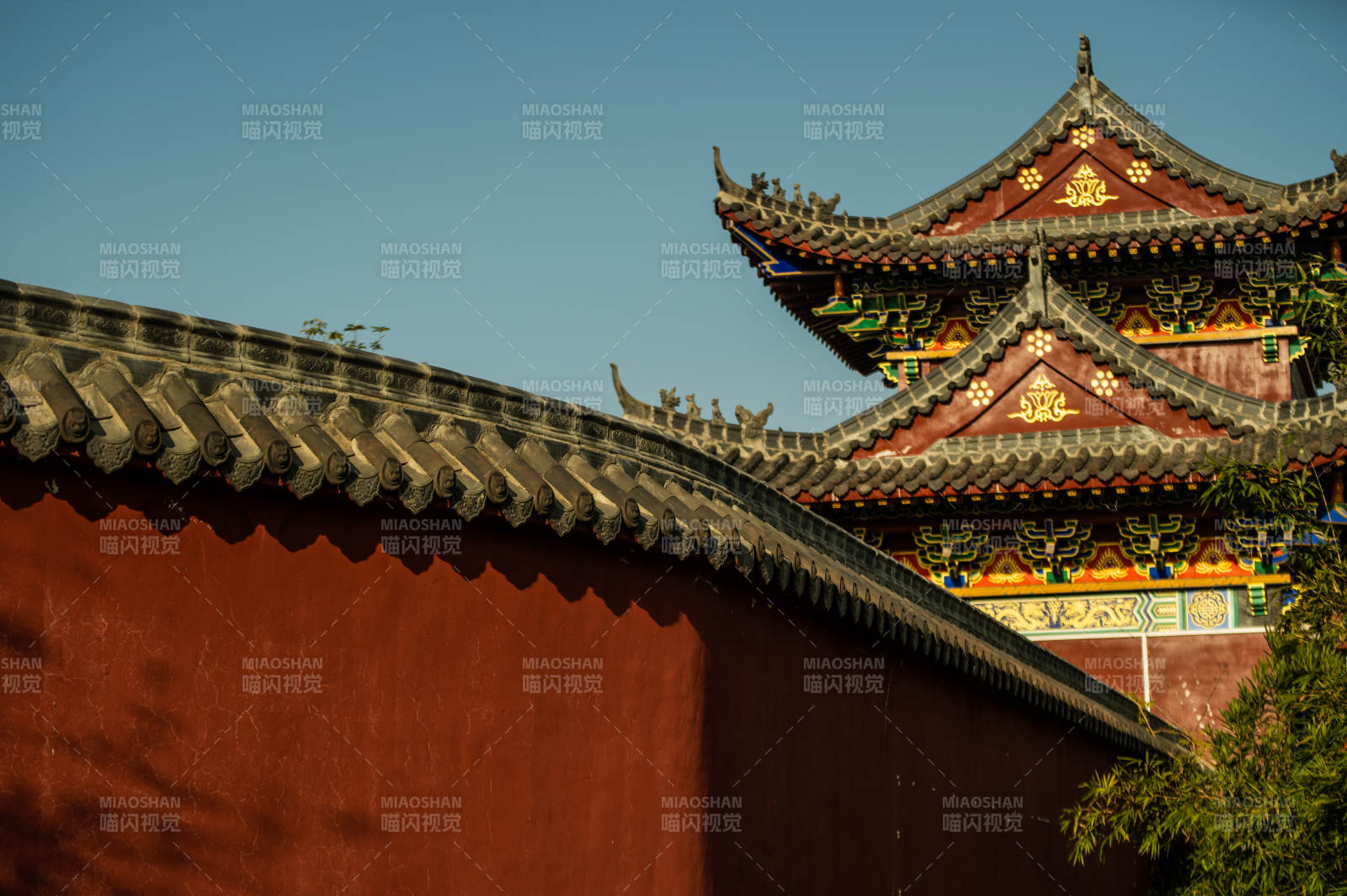 道观-屋檐风光图片