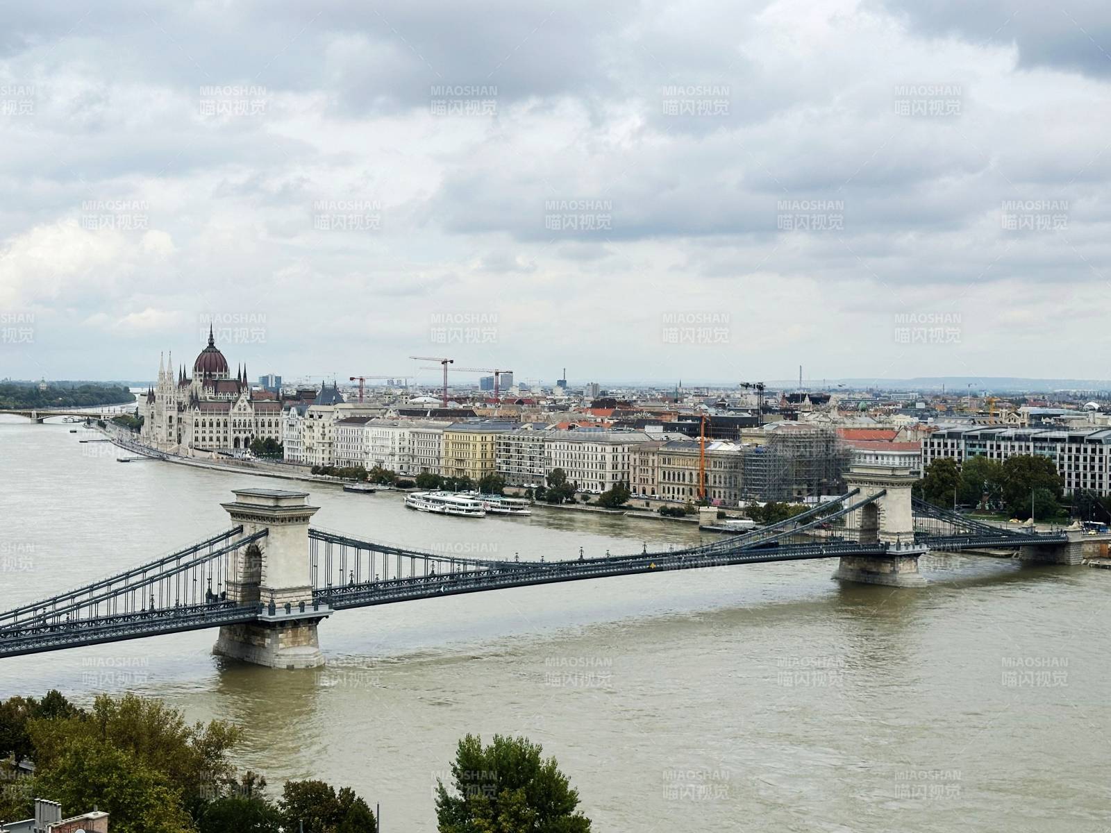 匈牙利布达佩斯链桥风光图片