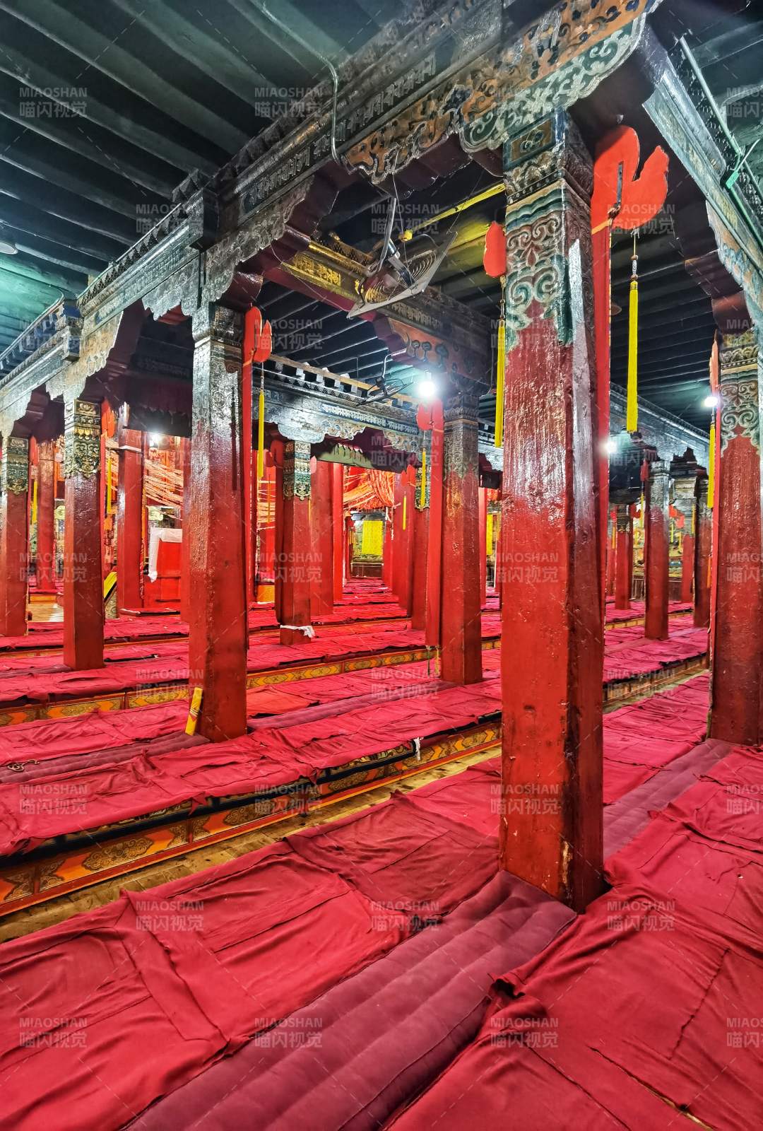 藏东第一大寺强巴林寺图片