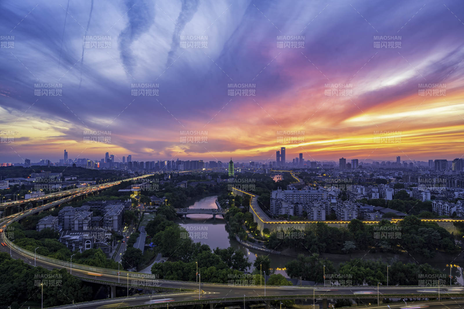 南京城市黄昏美景图片