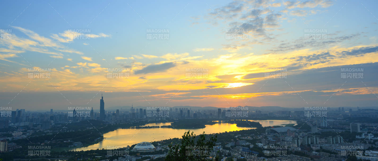 南京城市日落美景图片