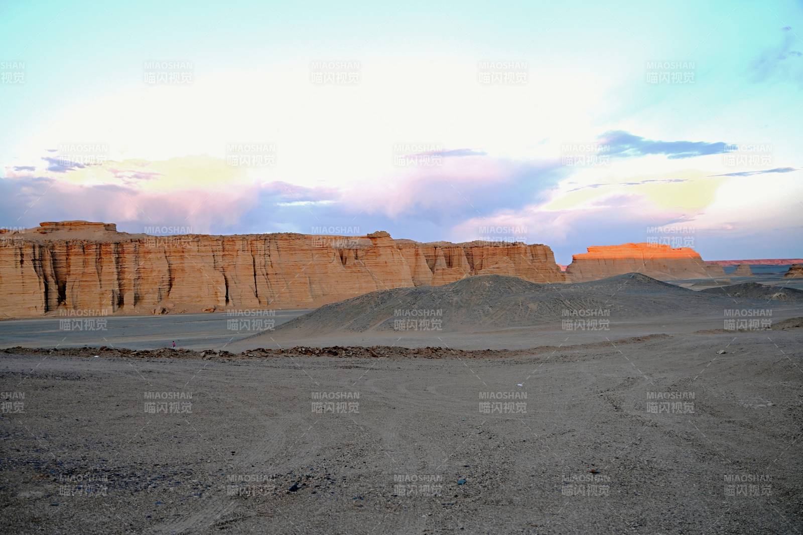 新疆哈密无人区大海道自然保护区图片