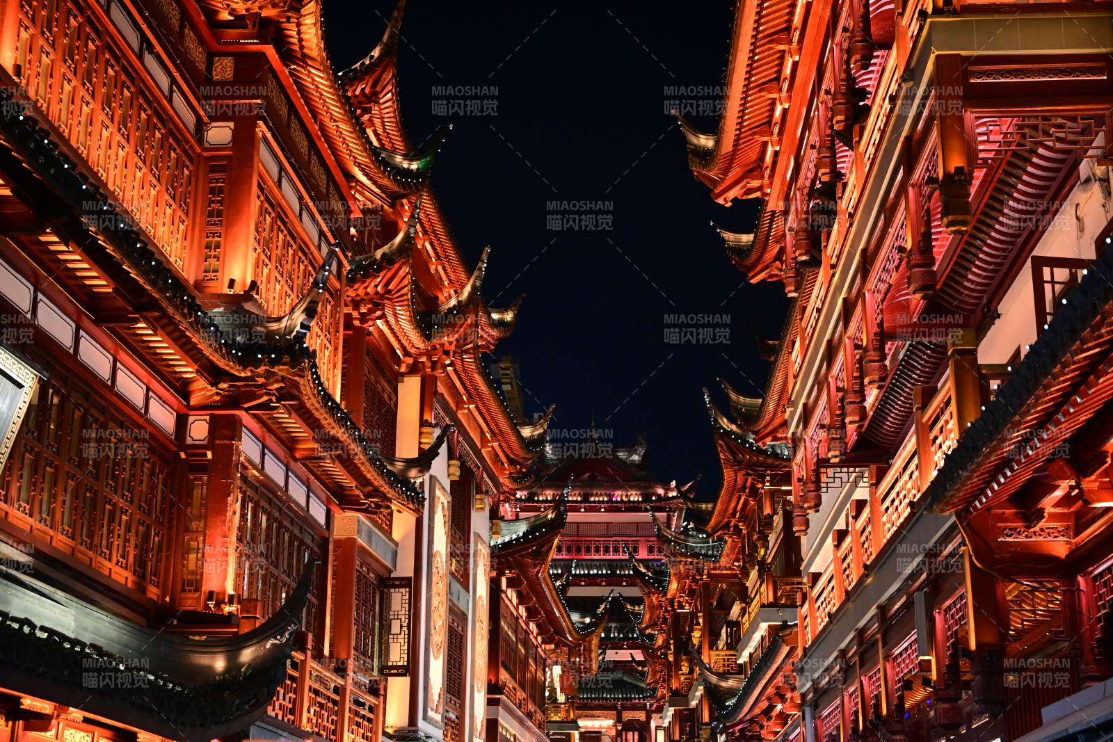 夜幕下的豫园灯火图片