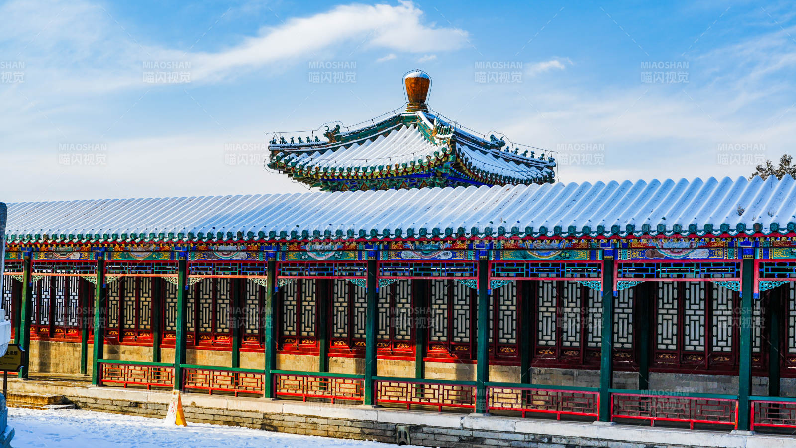 颐和园佛香阁雪后古建筑美景图片