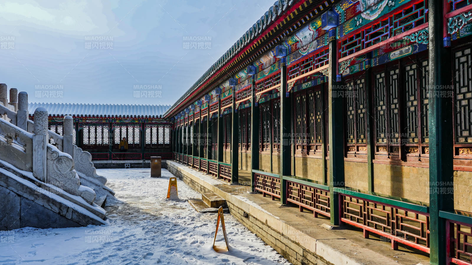 颐和园佛香阁雪中古廊景图片