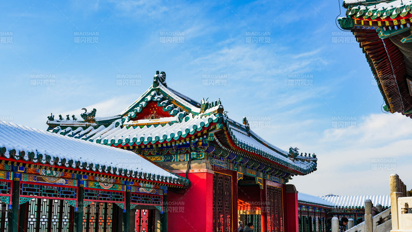 颐和园佛香阁雪后古建筑美景图片