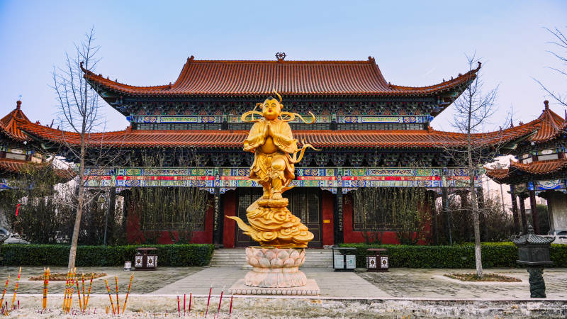 廊坊大悲禅寺金佛殿前秋景图片