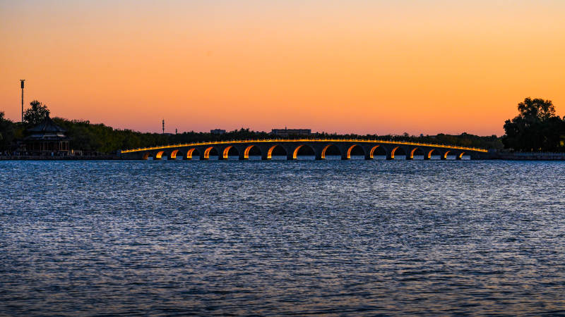 十七孔桥夕照图片