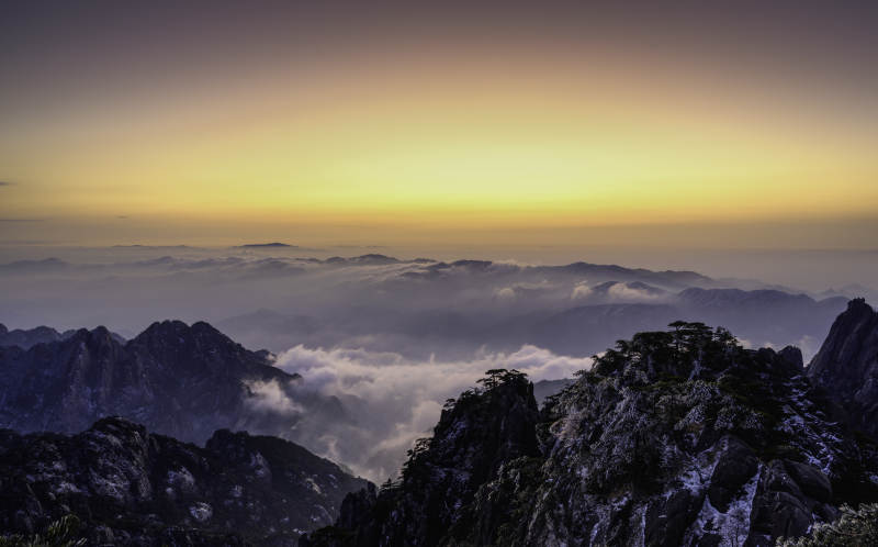 黄山云海日出山巅图片