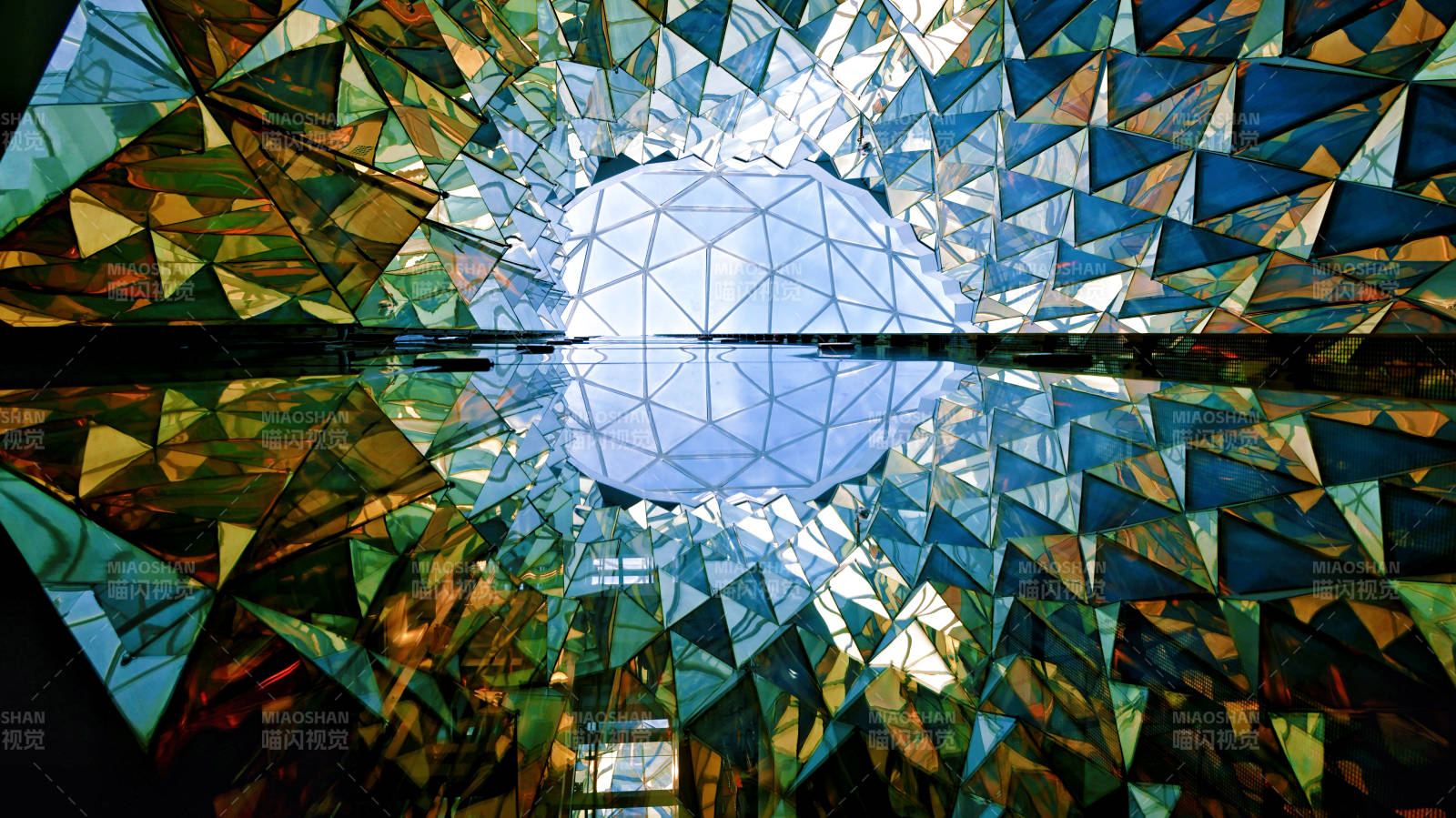 几何镜面艺术图片