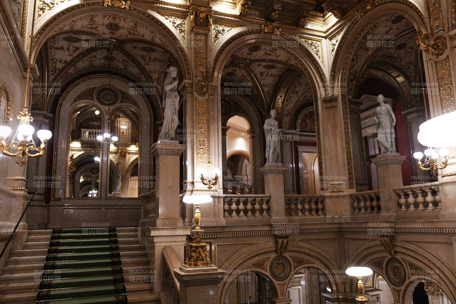 奥地利华丽宫殿大厅图片