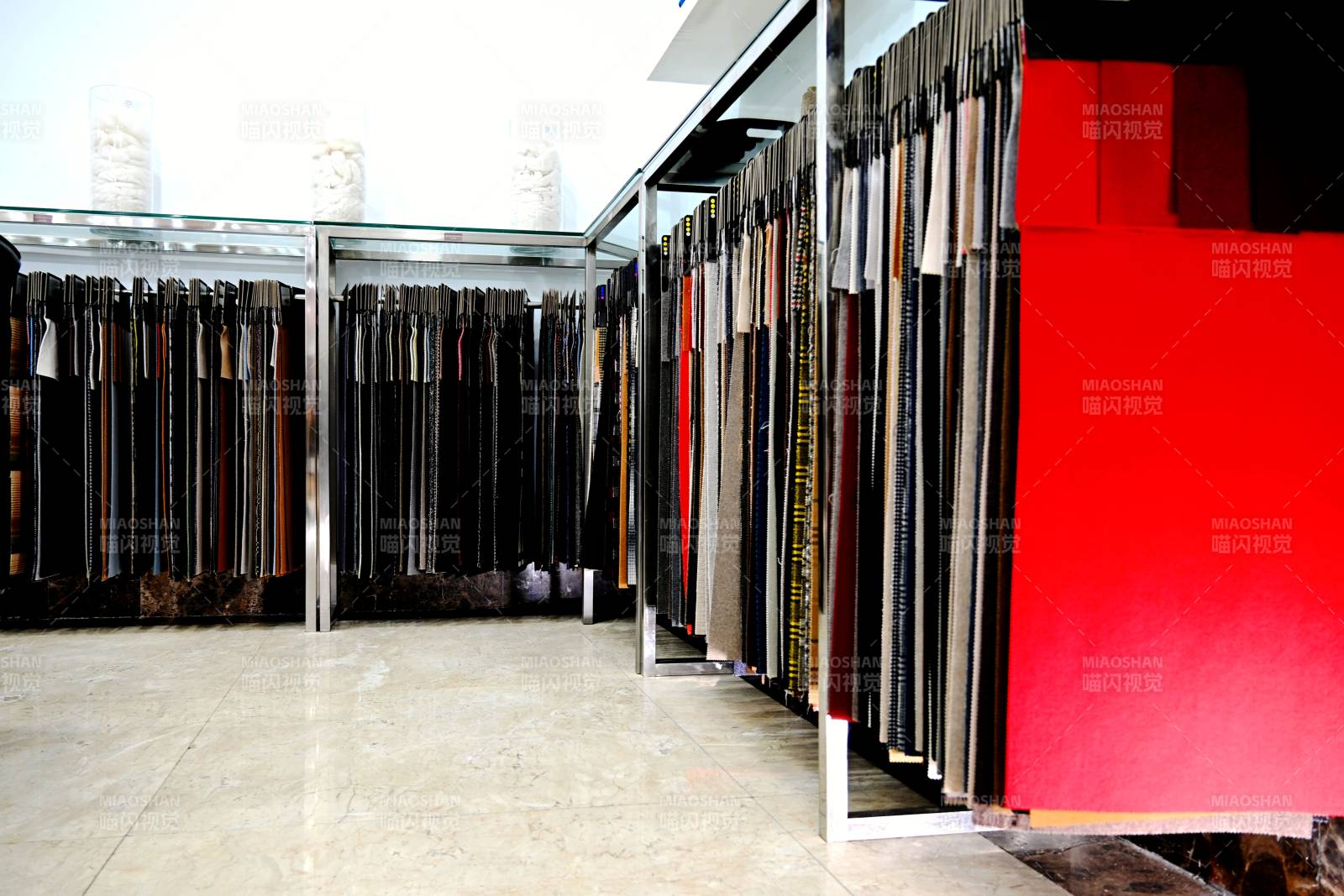 浙江凌龙羊绒纺织高端产品展示厅图片