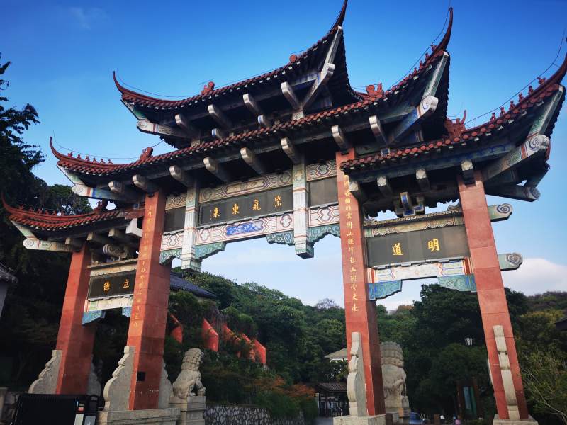 昆明翠湖公园牌坊图片