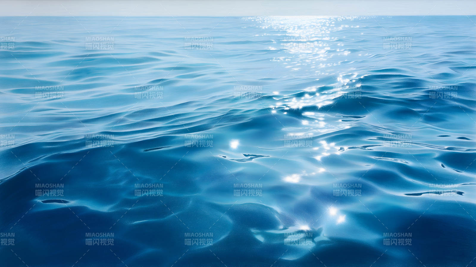 碧波荡漾水面图片