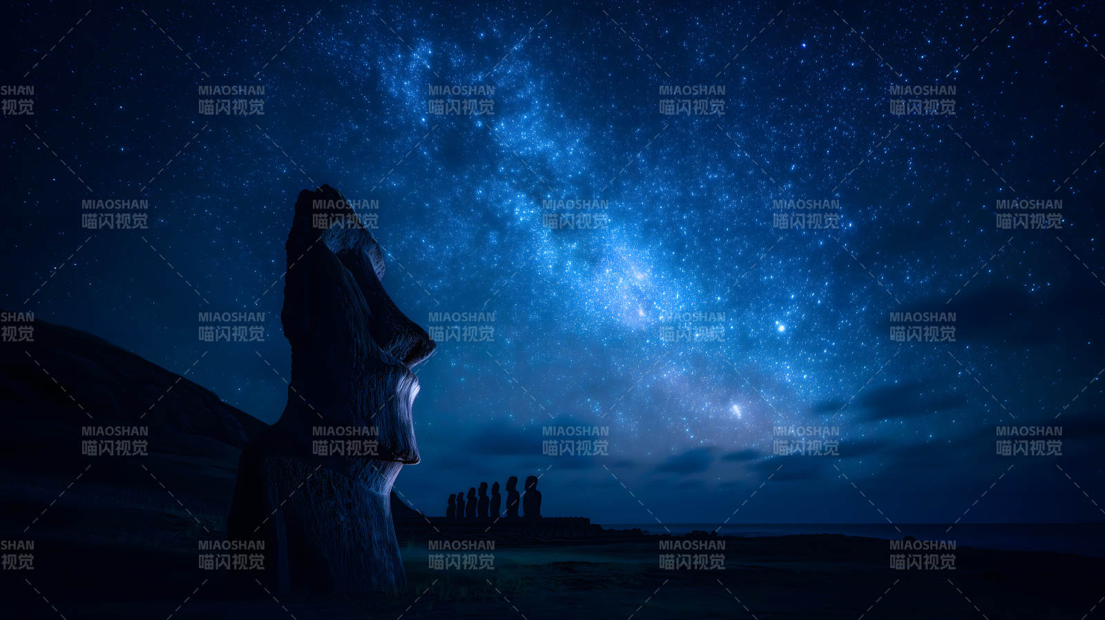 巨像夜空星河璀璨图片