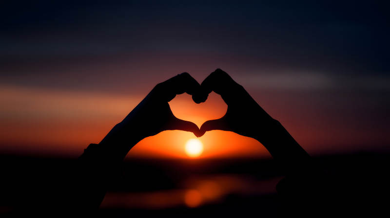 手势夕阳爱意浓图片