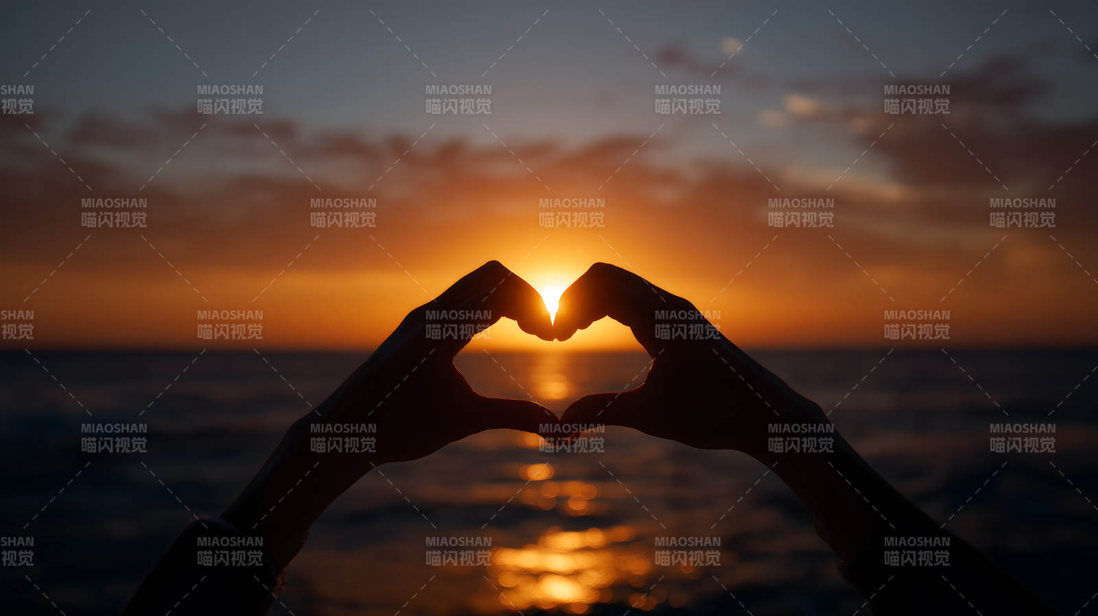 夕阳爱心剪影图片