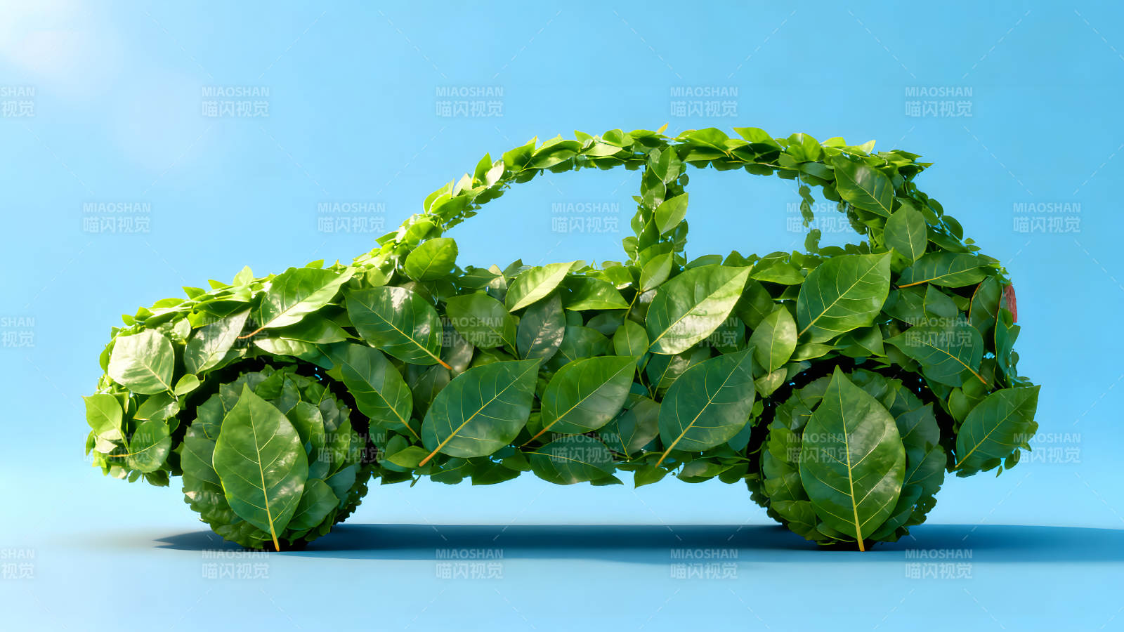 环保汽车绿叶装饰寓意环保出行图片