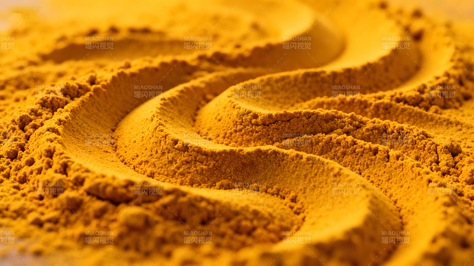 姜黄粉近景特写纹理清晰色彩鲜艳图片