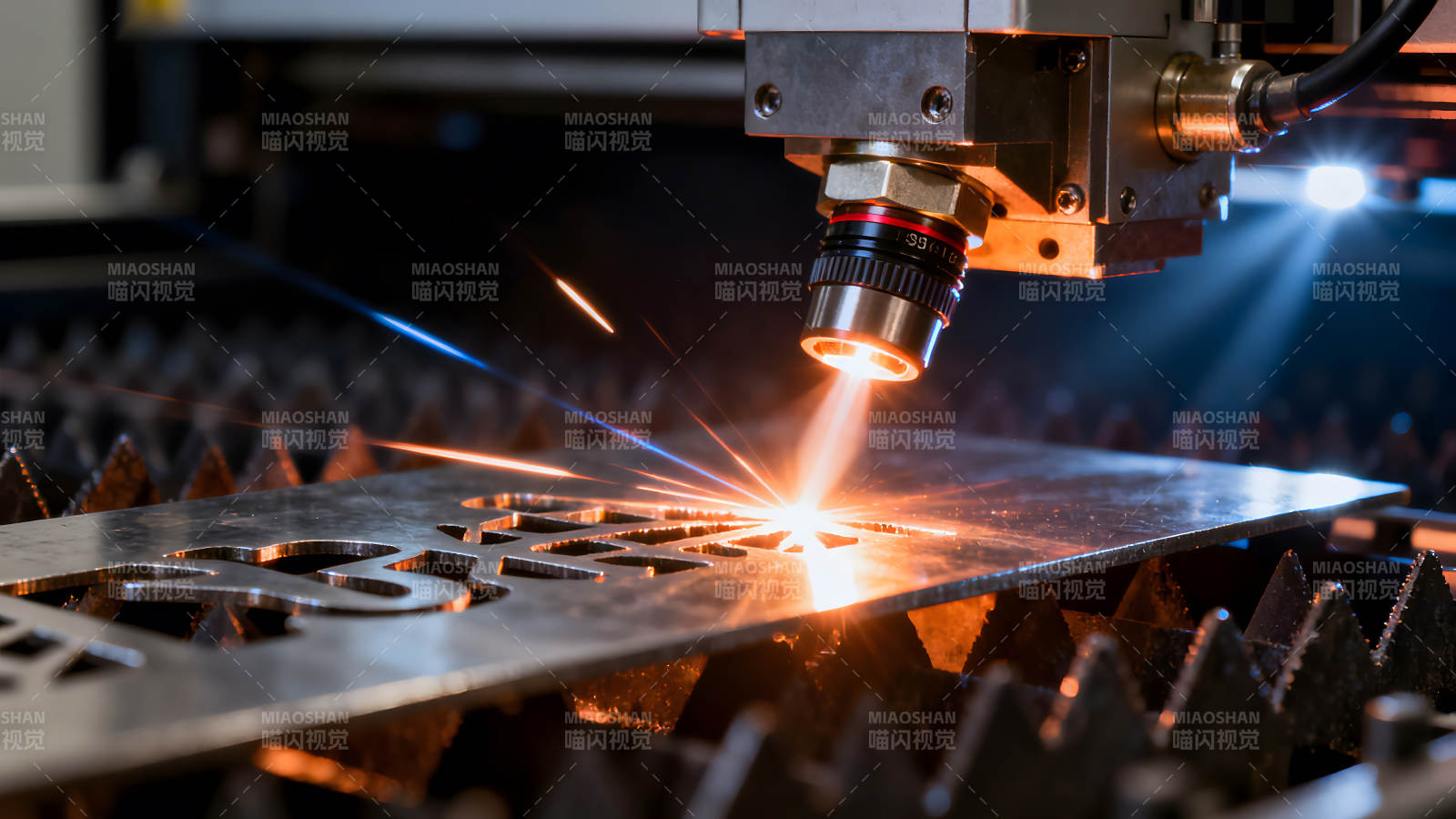 激光切割金属板加工细节展示图片