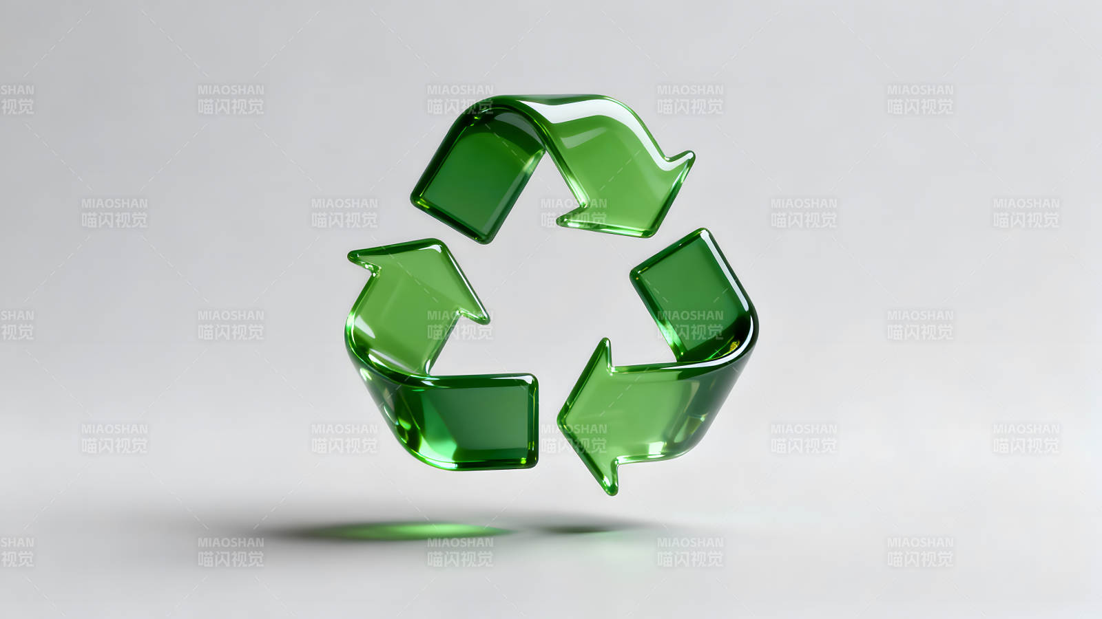 透明的绿色回收标志图片