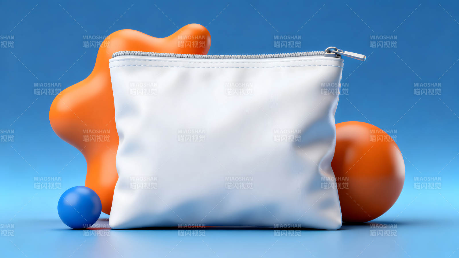 白色化妆包和几何形状组合图片