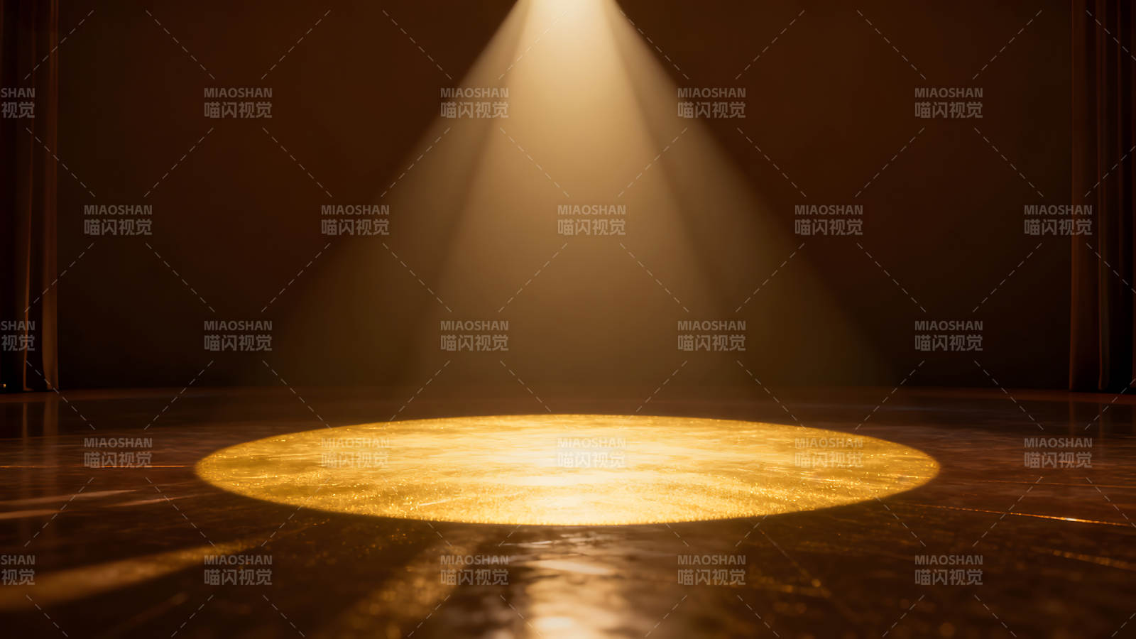 舞台聚光灯打在圆形区域上图片