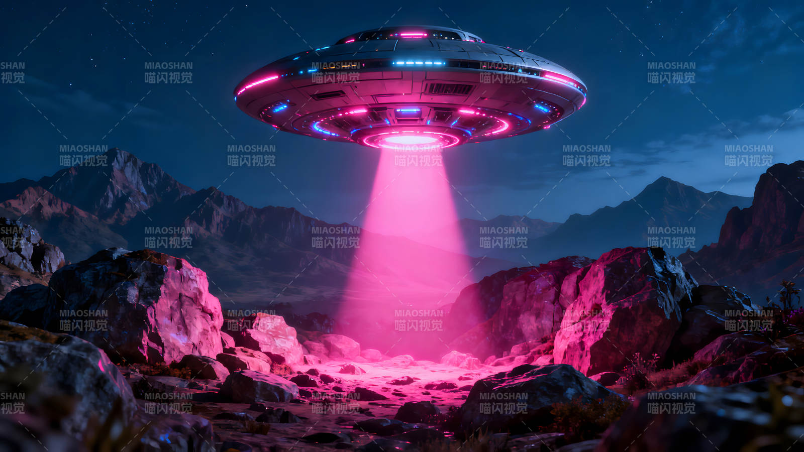 飞碟夜空照亮山脉图片