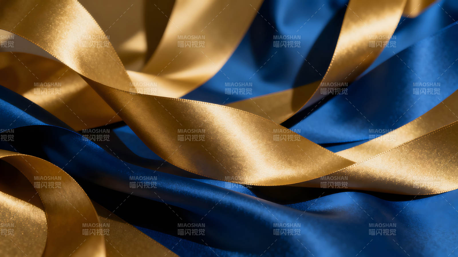 金蓝丝带缠绕图片